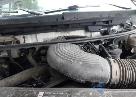 2005 Ford F-150 Stx/Xl/Xlt from USA, damaged, VIN 1FTRF14W45NA42241